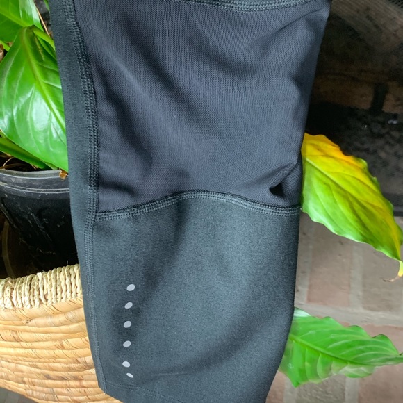 M Nike Dri-Fit black cropped fitness pants - Picture 6 of 8